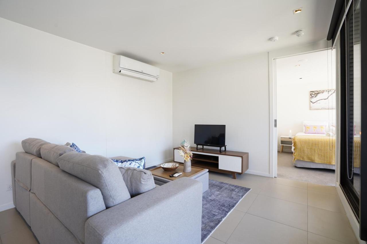 Lovely 1 Bedroom + Free Parking * Melbourne