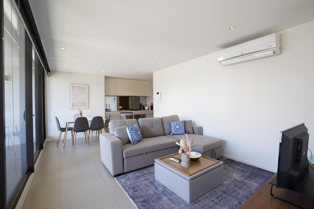 Lovely 1 Bedroom + Free Parking Apartment Melbourne