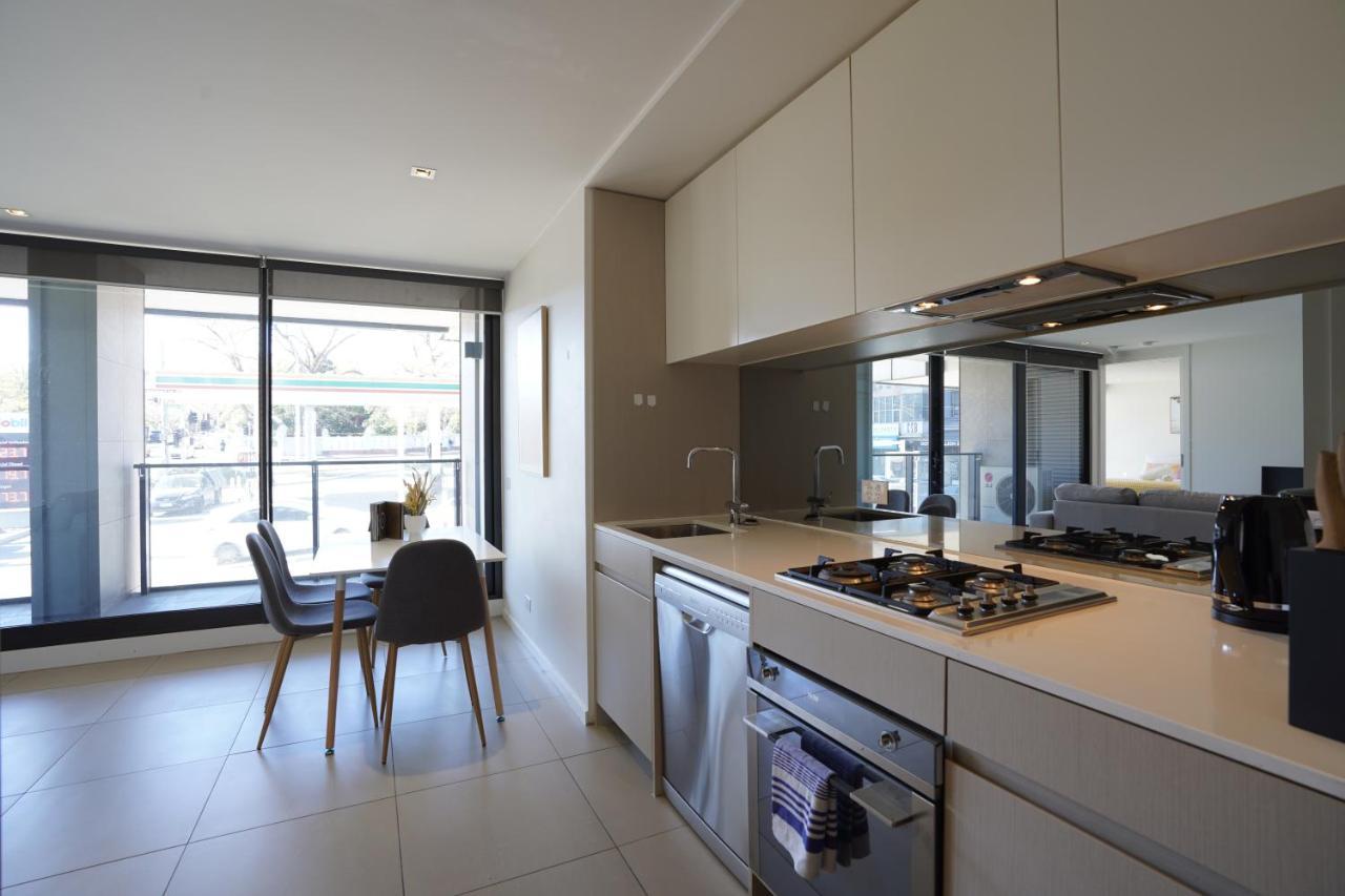 Lovely 1 Bedroom + Free Parking *