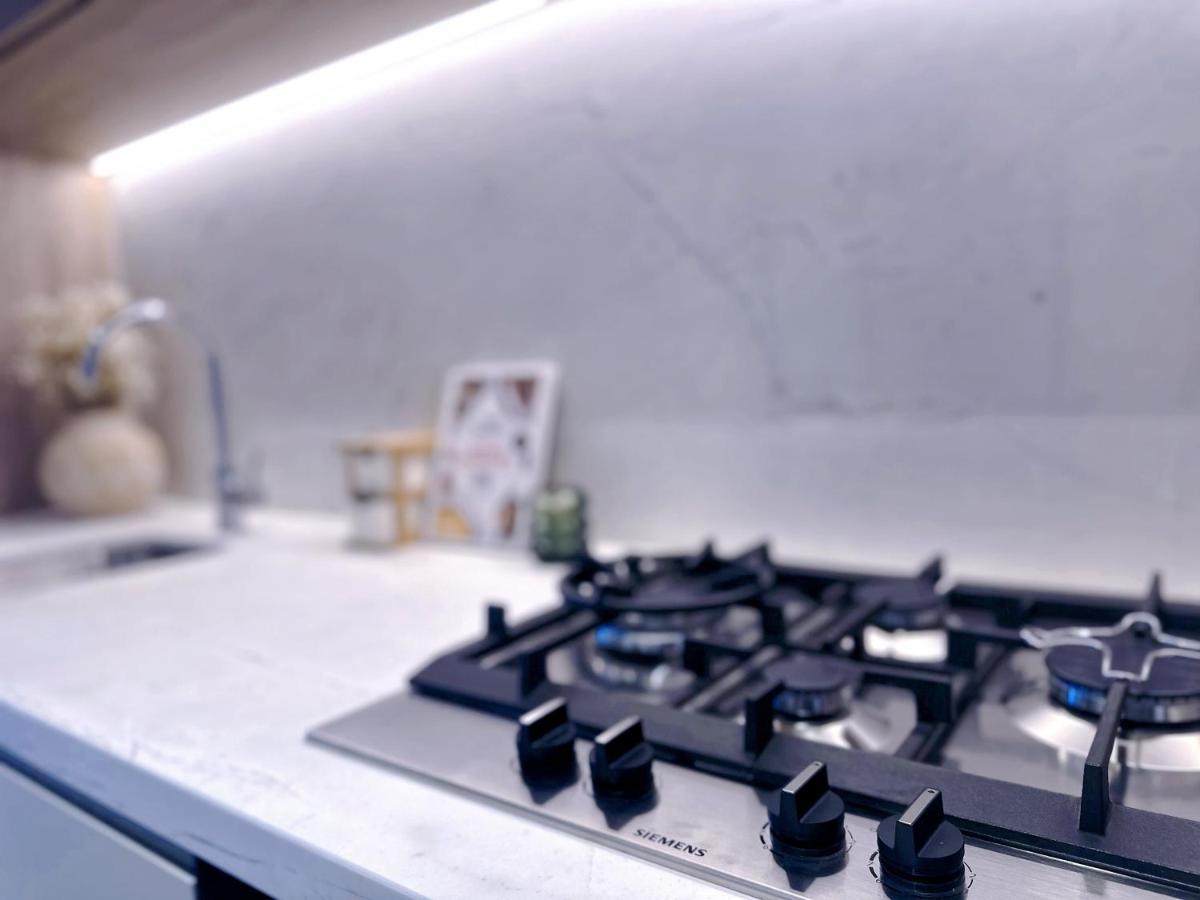 Center Serenity At Southern Cross Precinct Apartment