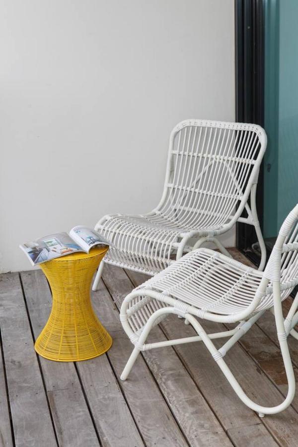 Live The Seaside Lifestyle In Modern St Kilda Gem Apartment