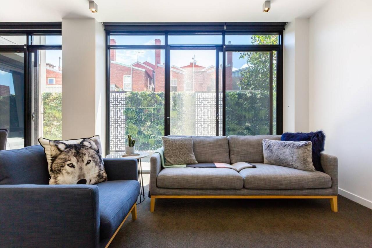 Apartment Richmond Chic Off Bridge Rd With Patio Parking
