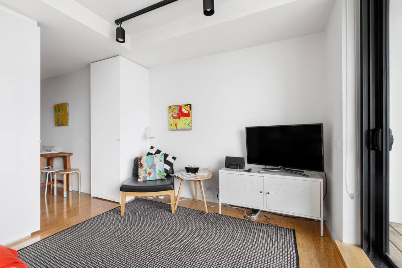 Live The Seaside Lifestyle In Modern St Kilda Gem
