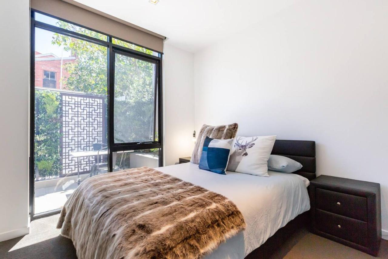 Apartment Richmond Chic Off Bridge Rd With Patio Parking