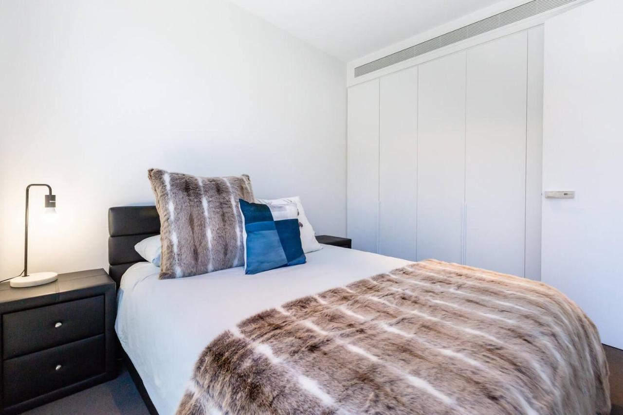 Apartment Richmond Chic Off Bridge Rd With Patio Parking Melbourne