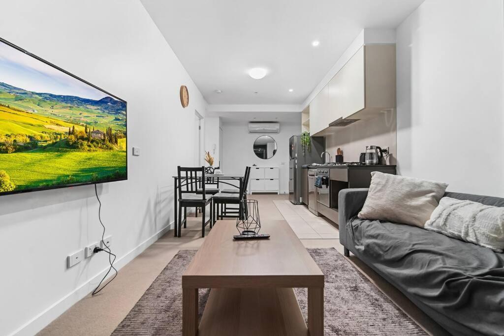 Convenient 2 Bedroom W Free Parking * Melbourne