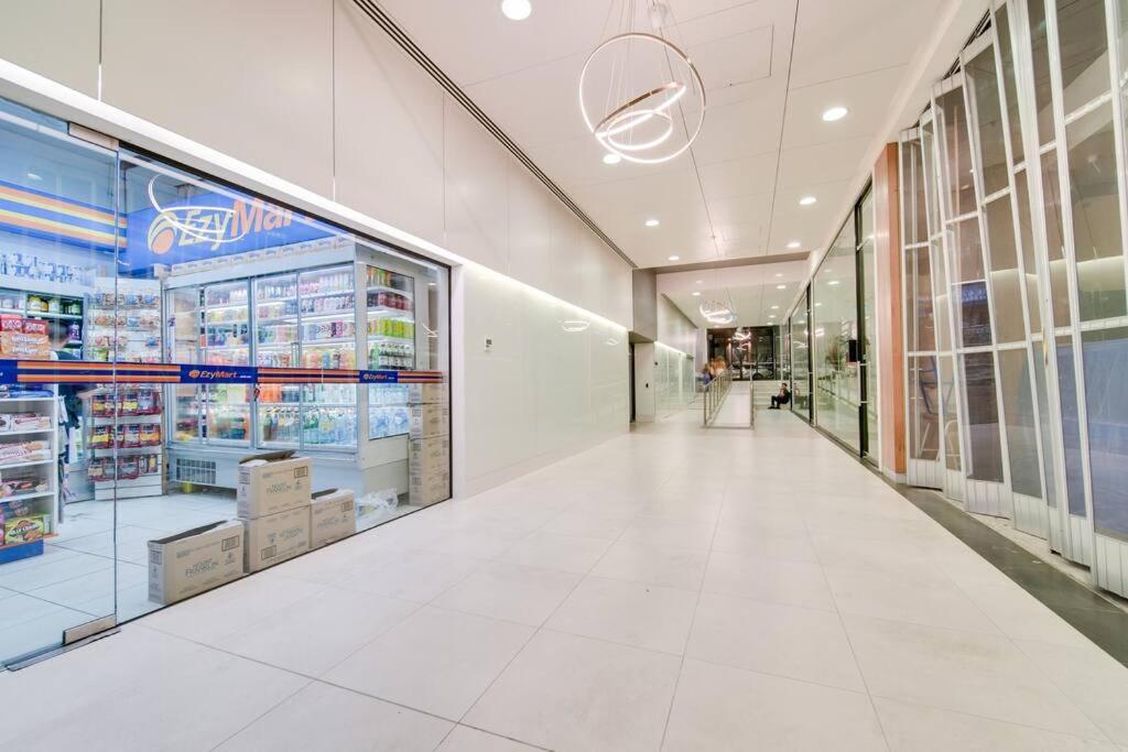 Apartment Convenient 2 Bedroom W Free Parking *