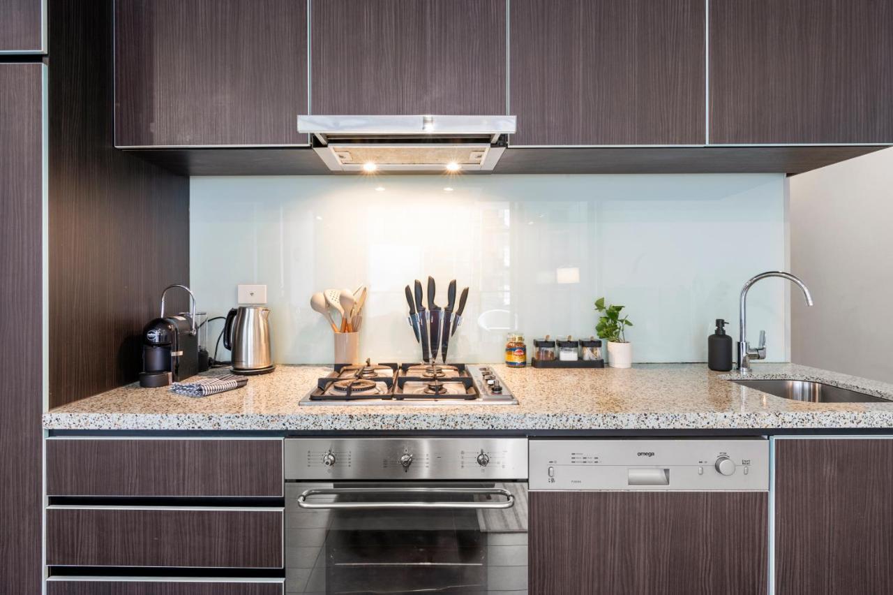 Rooftop Pool 2br At Marvel Stadium With Free Parking