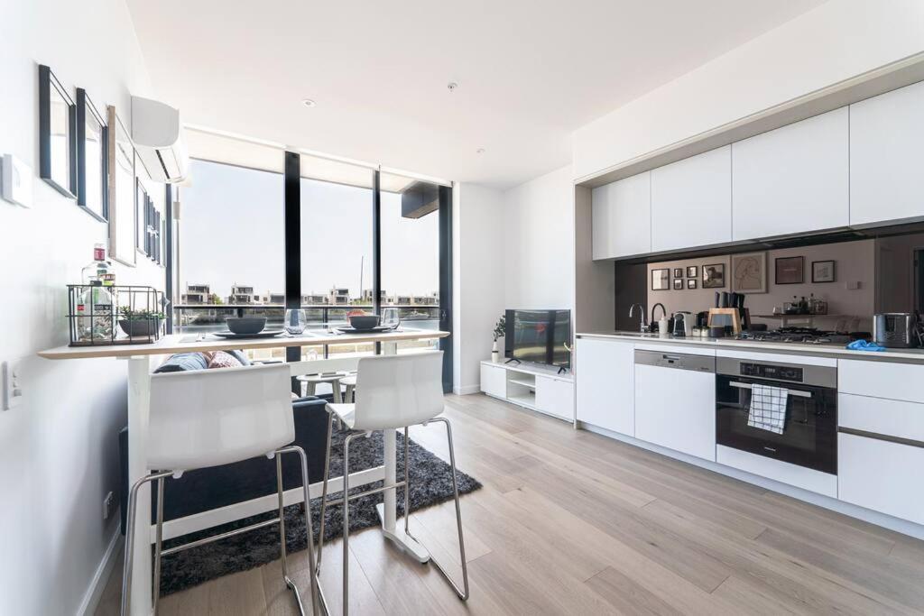 Waterfront Mel's Collins Street Free Parking#cwg Apartment *