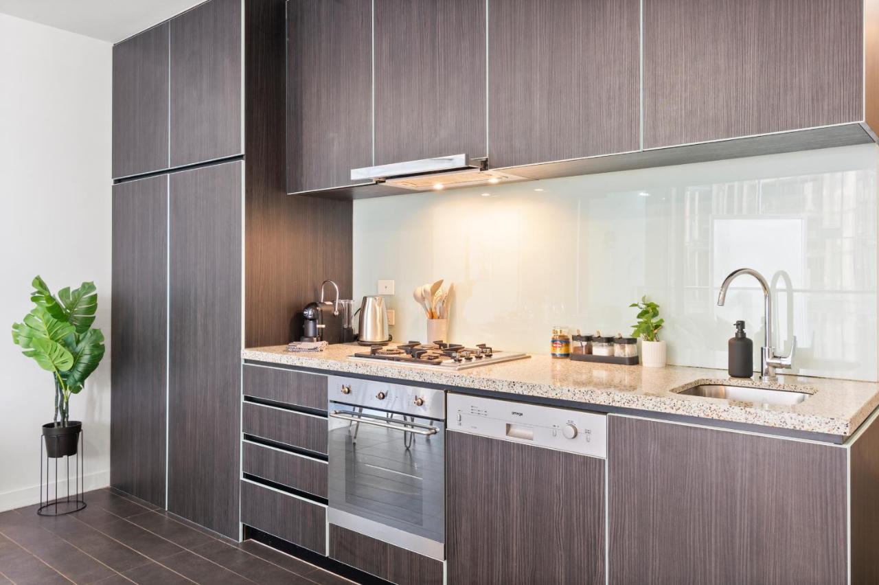 Rooftop Pool 2br At Marvel Stadium With Free Parking Apartment