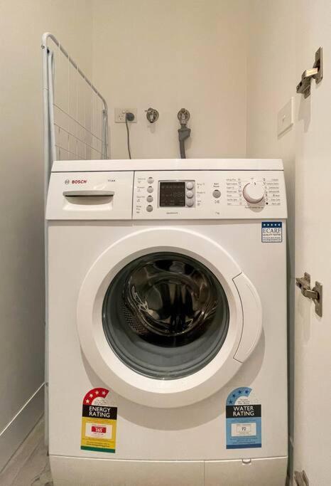 Cute 1b Next To Park#free Parking#mo08 Apartment