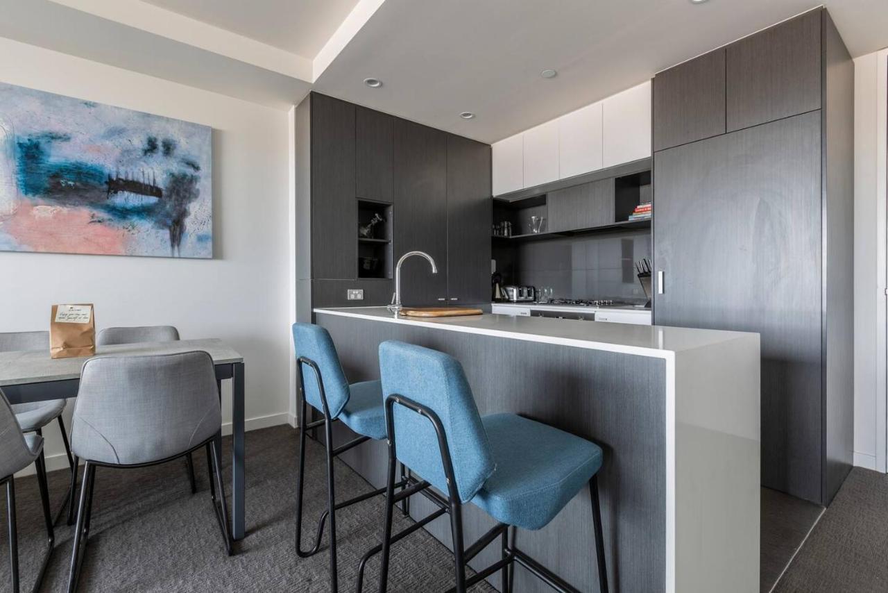 Apartment Light-filled Stylish Living In Diverse Hawthorn Melbourne