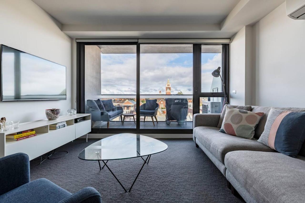 Light-filled Stylish Living In Diverse Hawthorn Melbourne