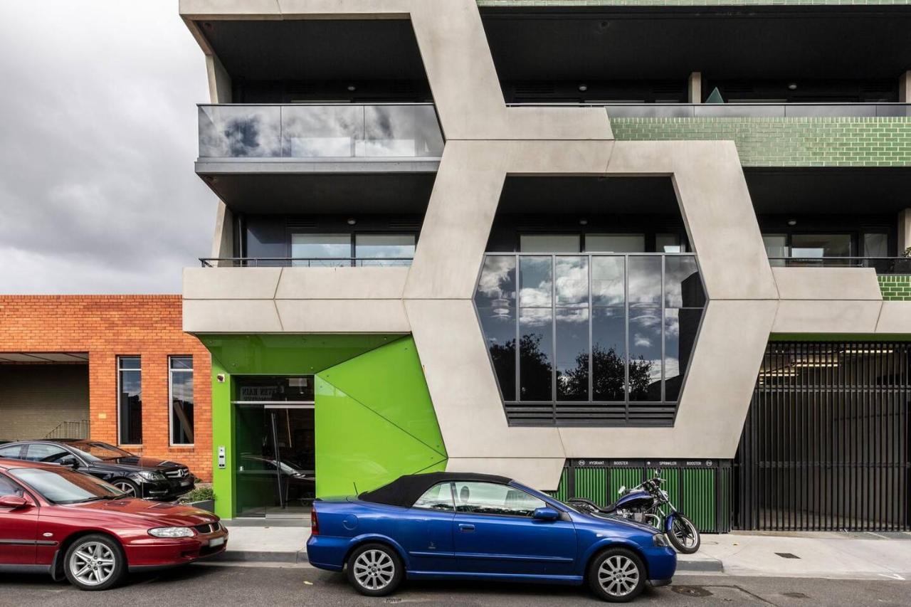 Apartment Light-filled Stylish Living In Diverse Hawthorn