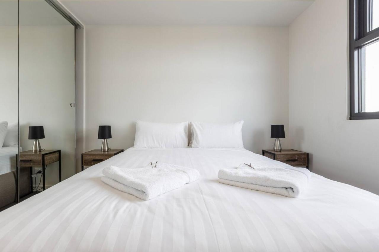 Light-filled Stylish Living In Diverse Hawthorn Melbourne