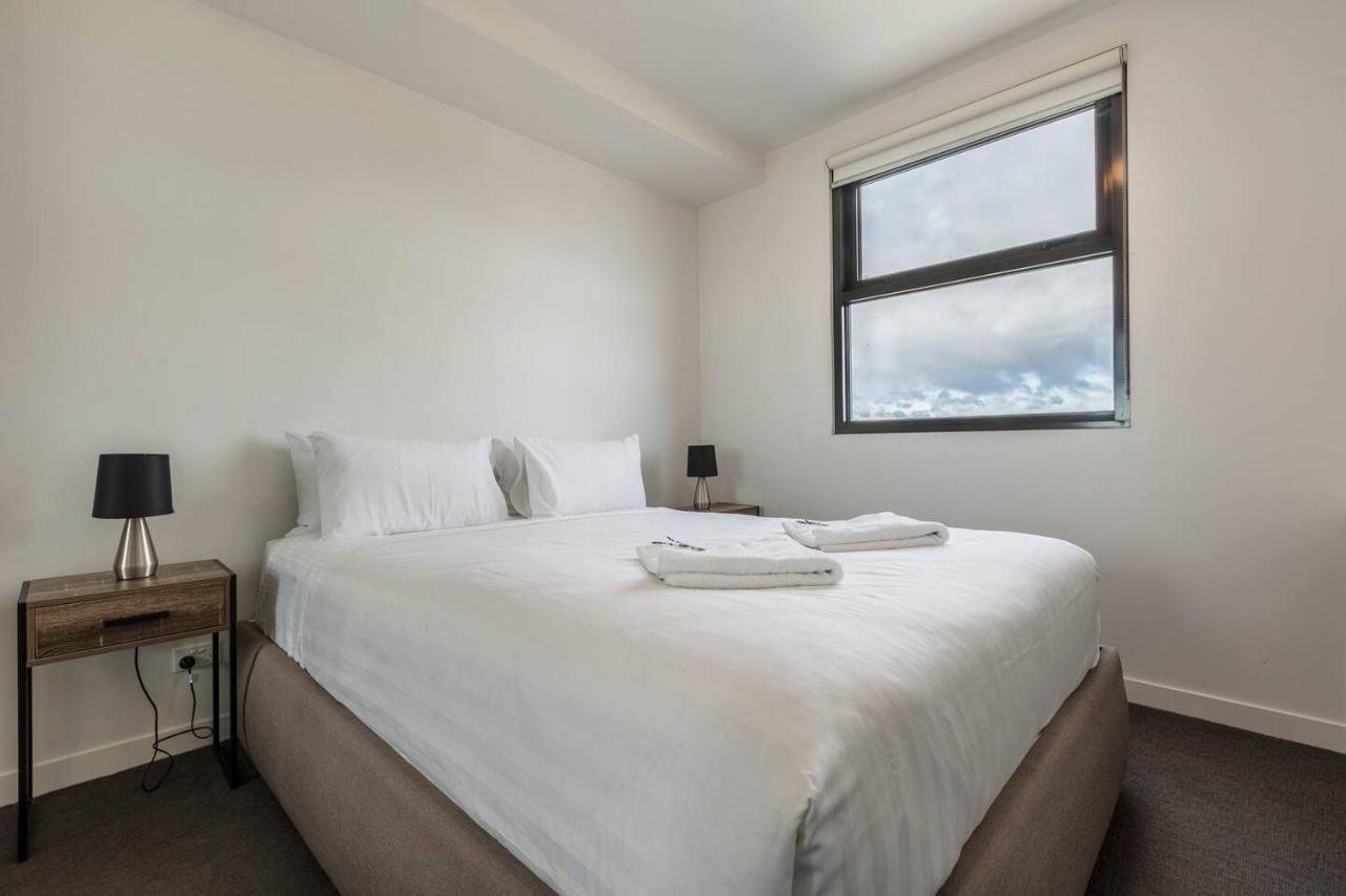 Apartment Light-filled Stylish Living In Diverse Hawthorn Melbourne