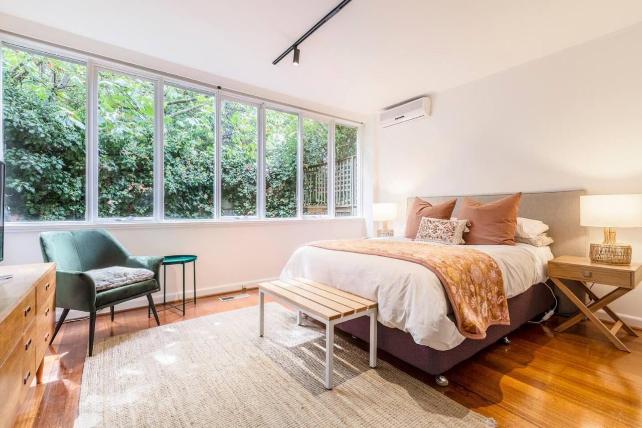 Coolullah Catch - Enjoy Mid-century Urban Living