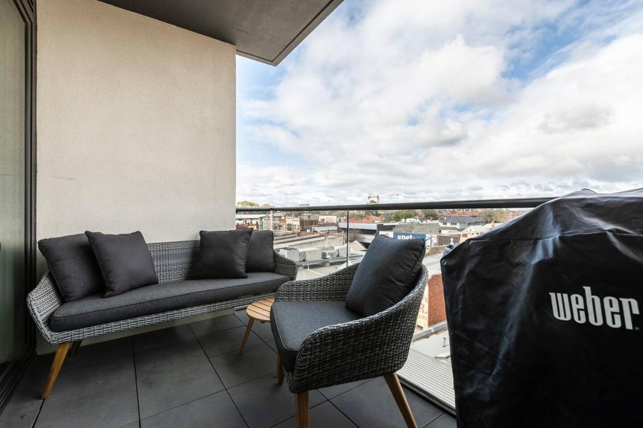 Apartment Light-filled Stylish Living In Diverse Hawthorn Melbourne