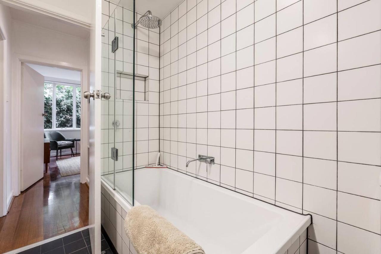 Coolullah Catch - Enjoy Mid-century Urban Living Melbourne
