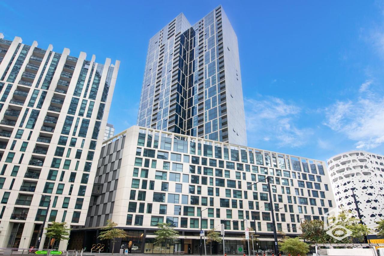 Rest Collection On Collins Docklands Apartment