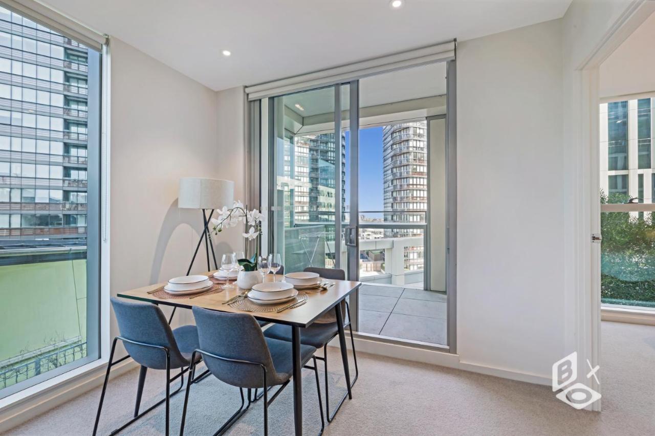 Rest Collection On Collins Docklands Apartment