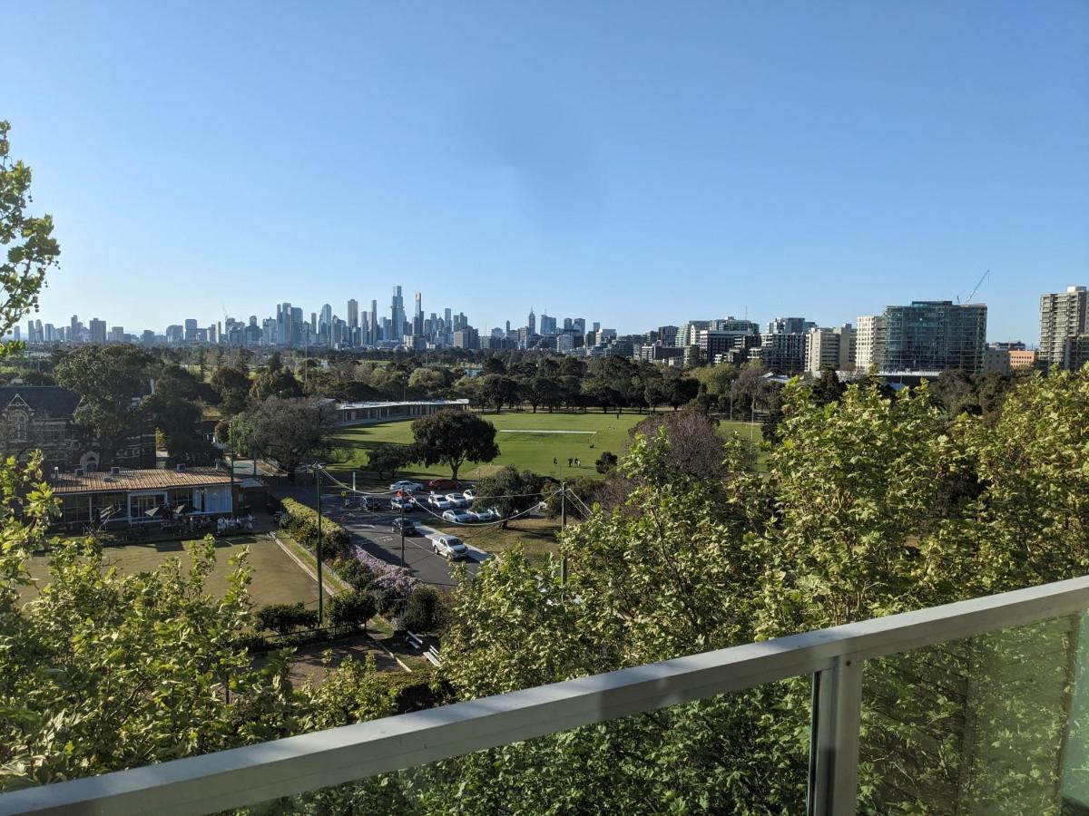 Spectacular Sunset Hideaway Bestview St Kilda Boutique Self-contained Luxury Apartment