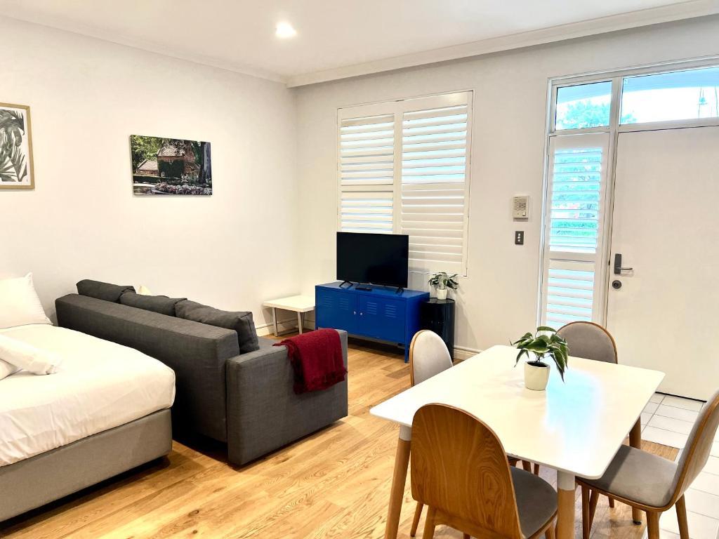 Apartment By Readyset At Beach *