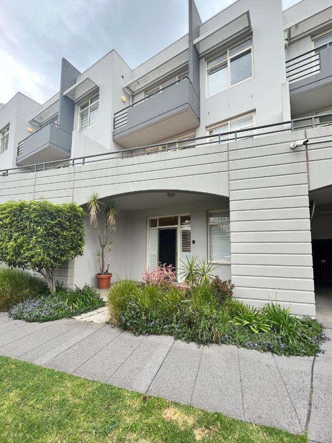 Apartment By Readyset At Beach Melbourne