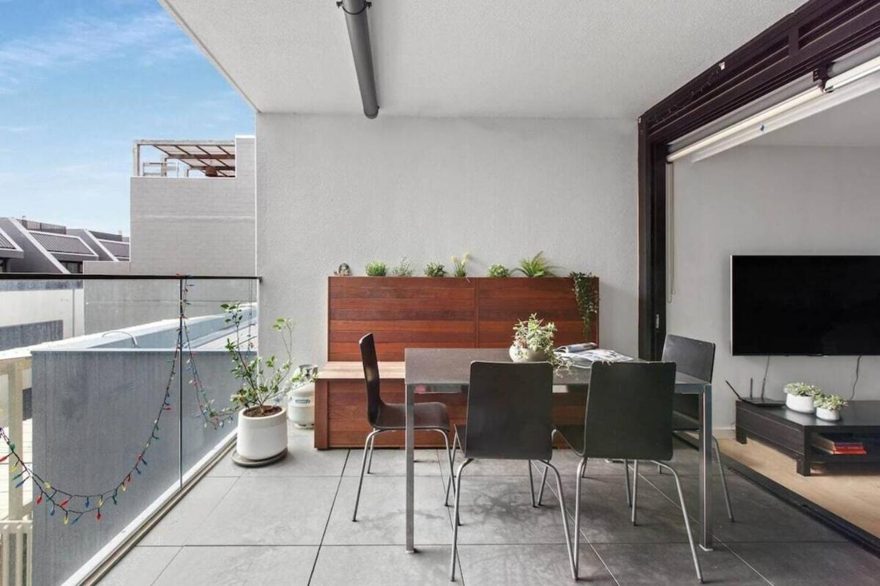 Apartment Heart Of Richmond Hideaway With Spacious Balcony *