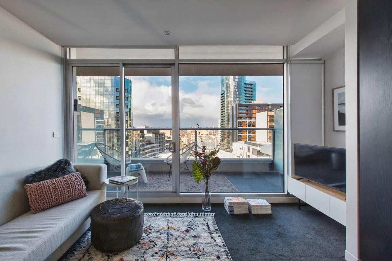 Easy Access To Chapel Street From Sleek Melbourne