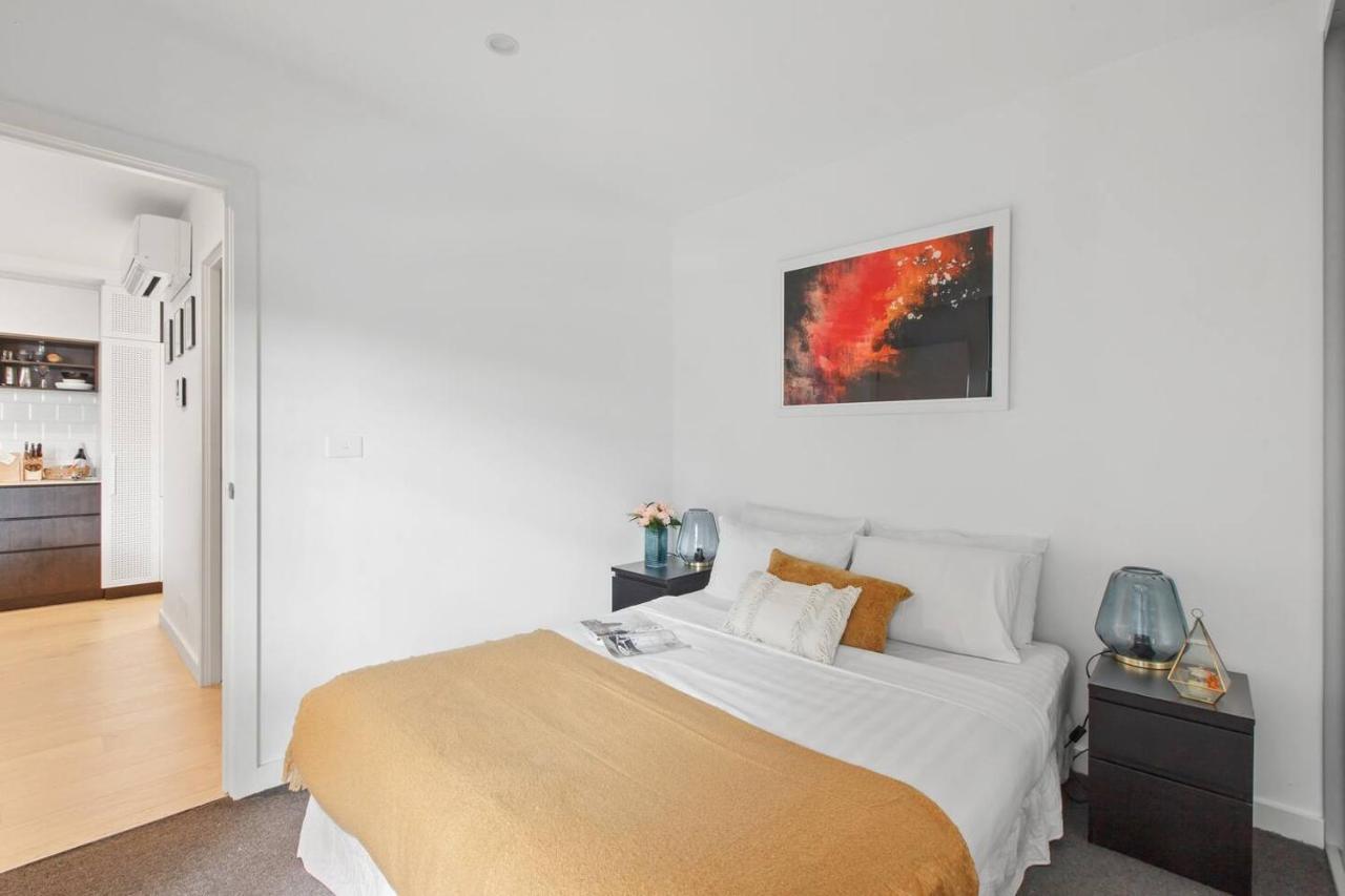 Heart Of Richmond Hideaway With Spacious Balcony Melbourne