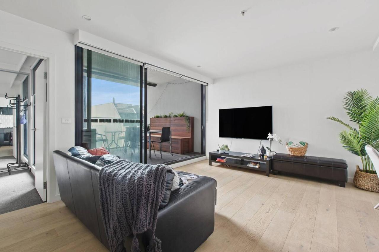 Apartment Heart Of Richmond Hideaway With Spacious Balcony