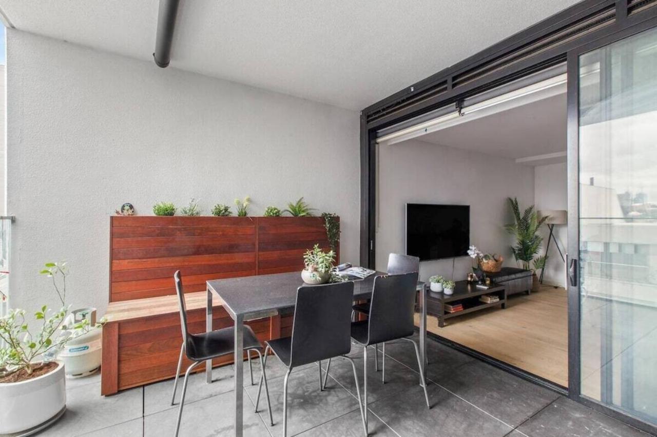 Heart Of Richmond Hideaway With Spacious Balcony Apartment