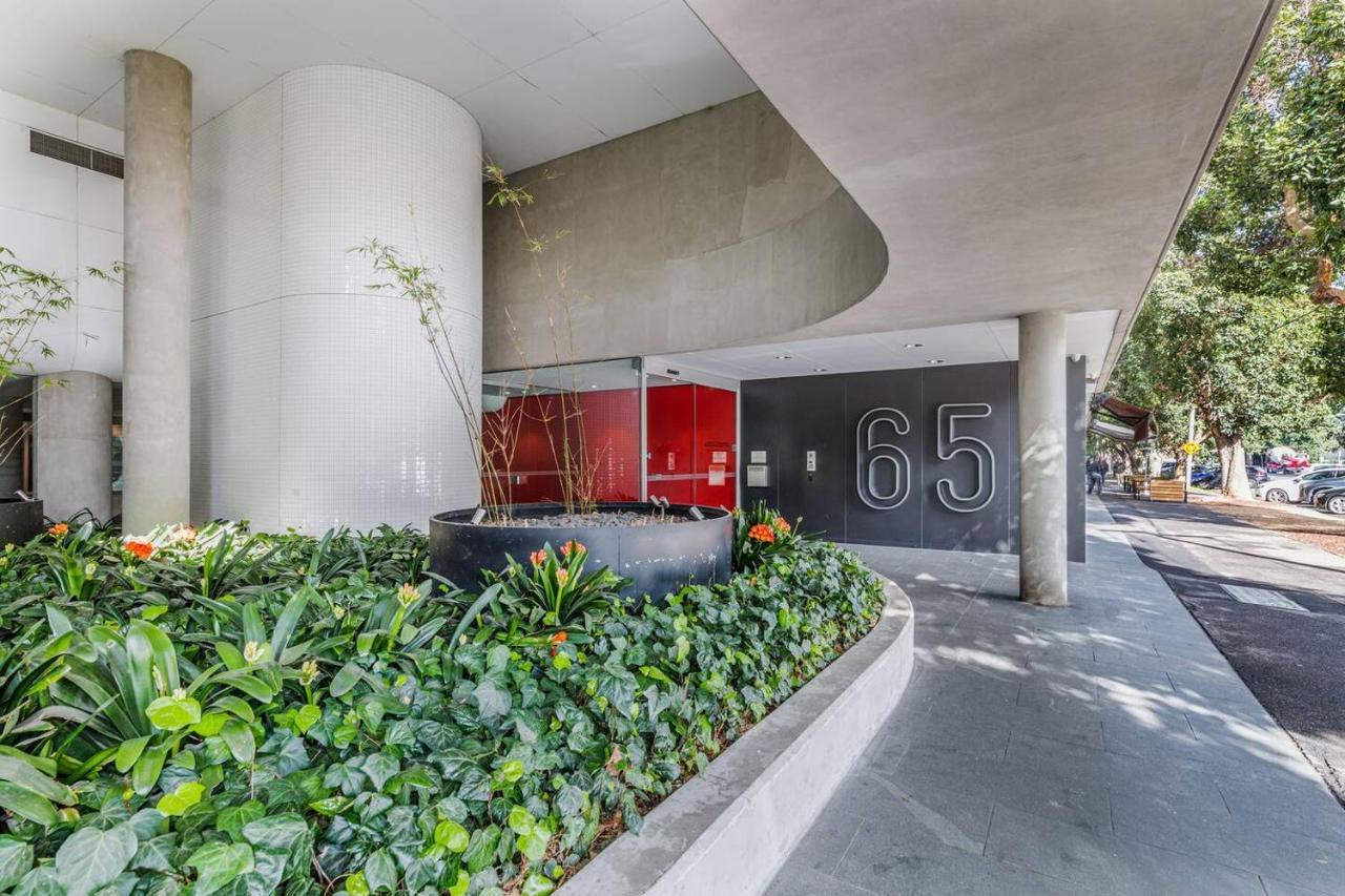 Vibrant Inner-city Living With Luxe Rooftop Pool *