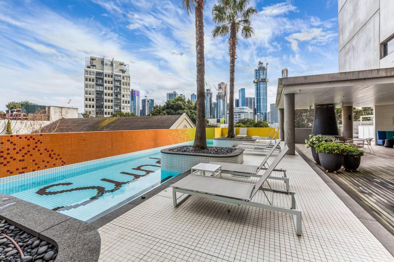 Apartment Vibrant Inner-city Living With Luxe Rooftop Pool *