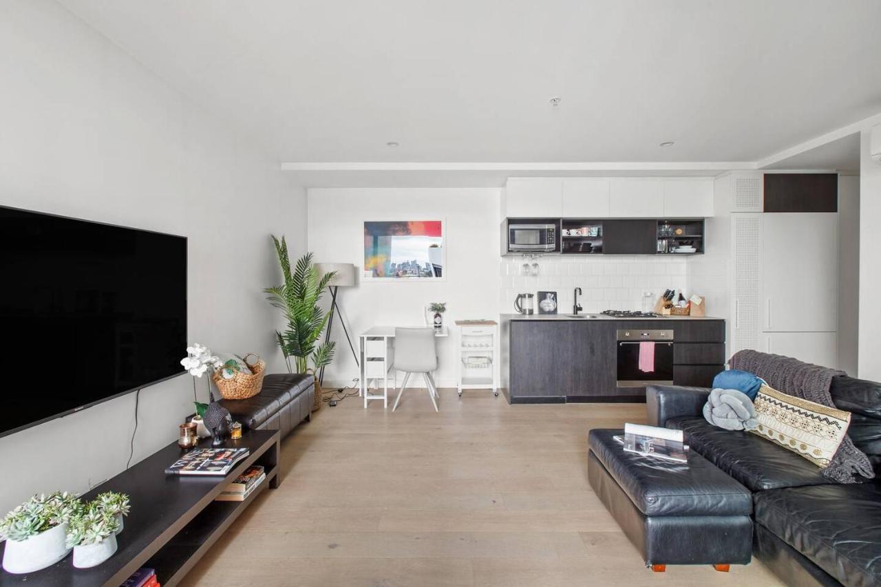Apartment Heart Of Richmond Hideaway With Spacious Balcony