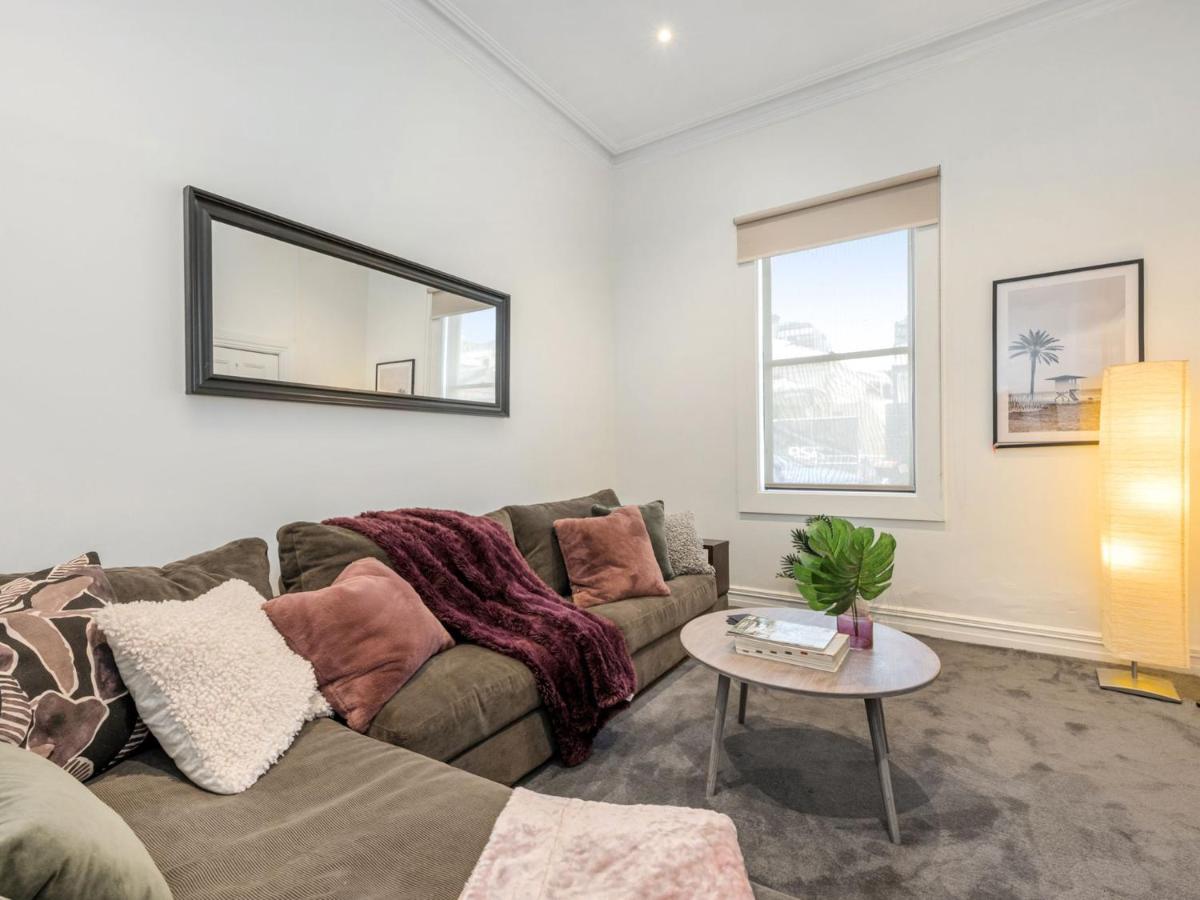 Walk To The Mcg - Renovated House With Back Yard Holiday home