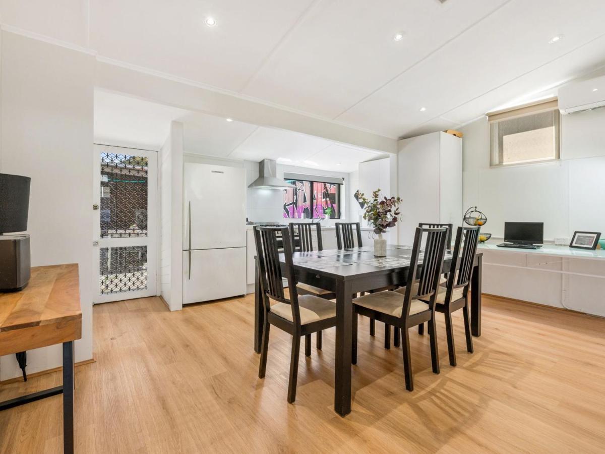 Walk To The Mcg - Renovated House With Back Yard Melbourne