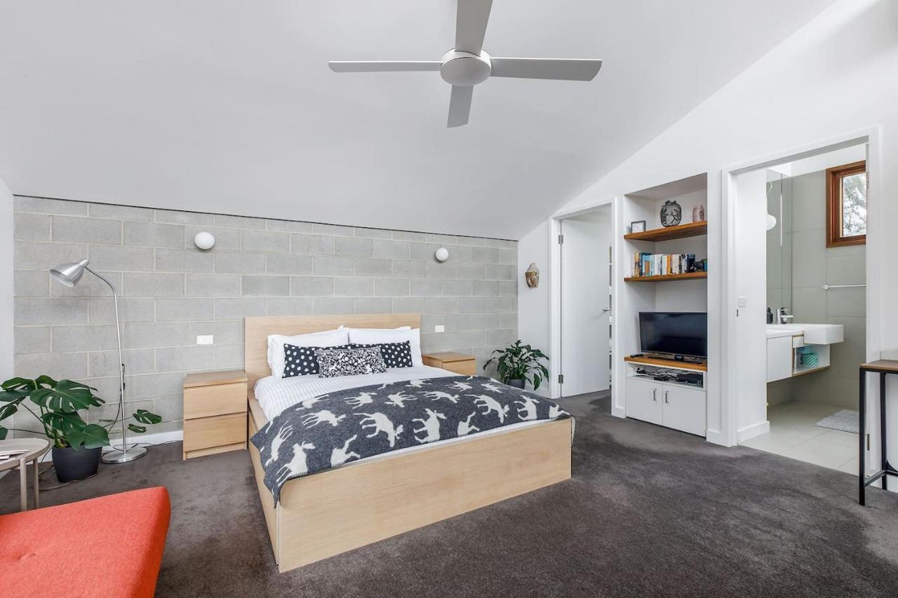 'studio 43' Vintage Warehouse Vibes In Fitzroy North Apartment Melbourne