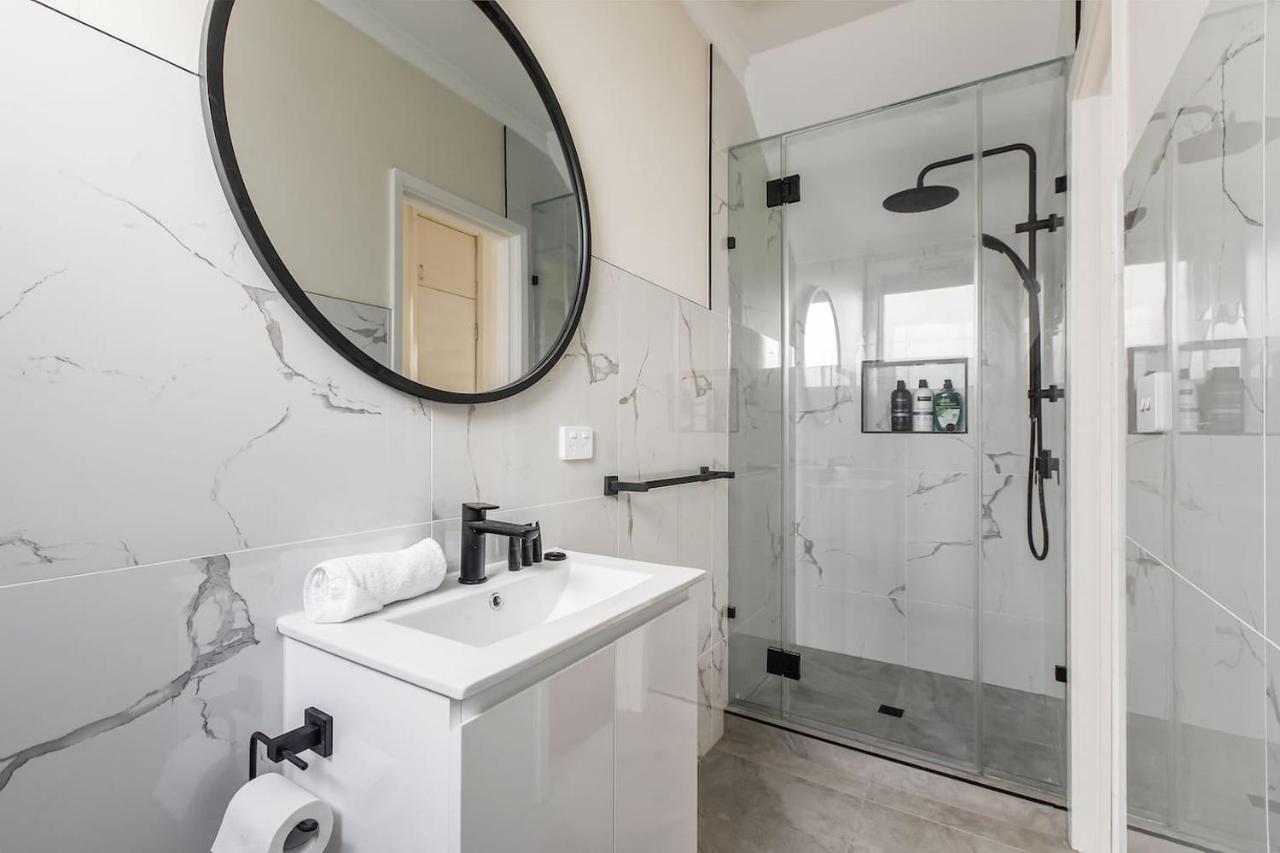 Beyond The Blue - Beachfront Beauty On Your Doorstep *