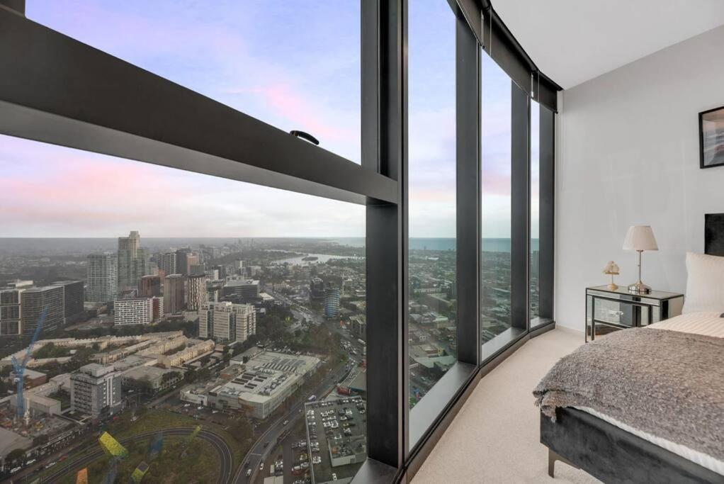Ocean View 2br Oasis With Style Living * Melbourne
