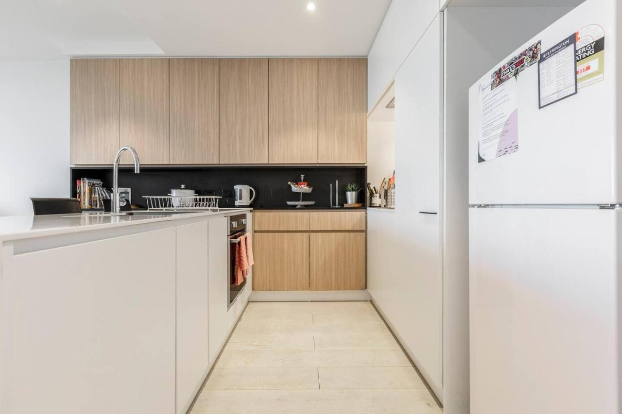 Flemington Filly - Bright Abode With Sweeping Views *