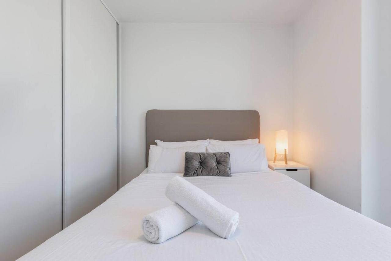 Apartment Flemington Filly - Bright Abode With Sweeping Views *