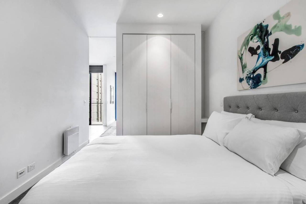 Experience Elegance At A Resort-style Urban Oasis Apartment