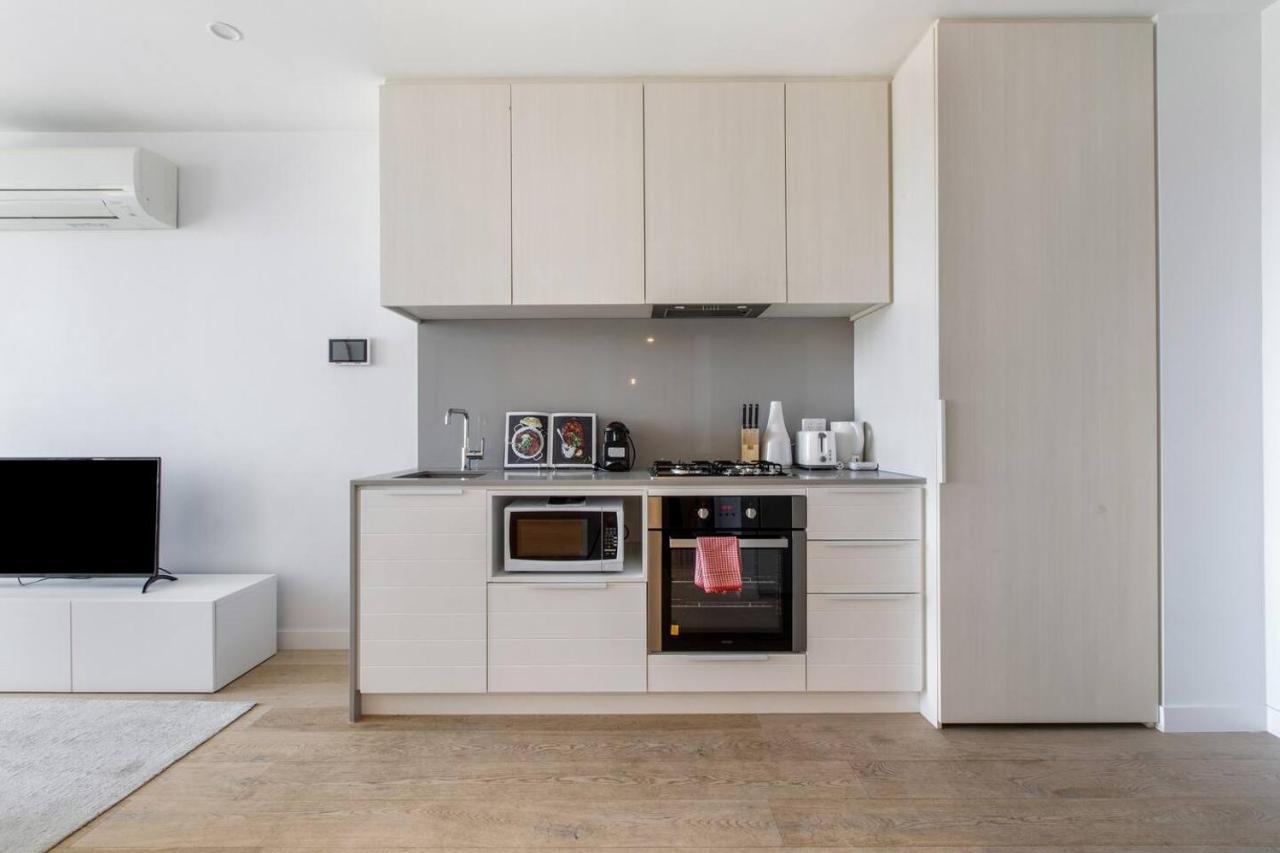 Perched On Parkville - A Minimalist Retreat With Pool Melbourne