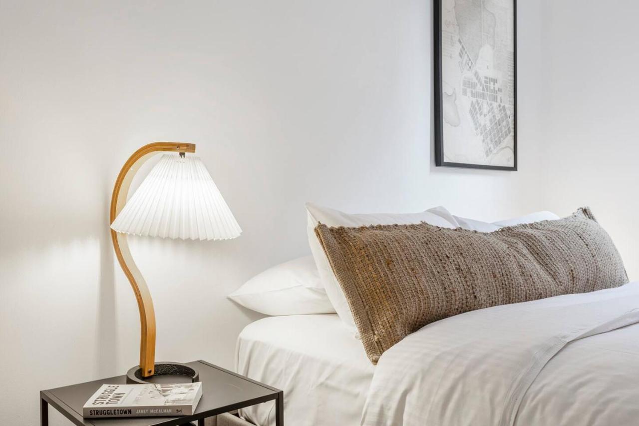 Sun-soaked Luxury Terrace Minutes From The Mcg Holiday home *