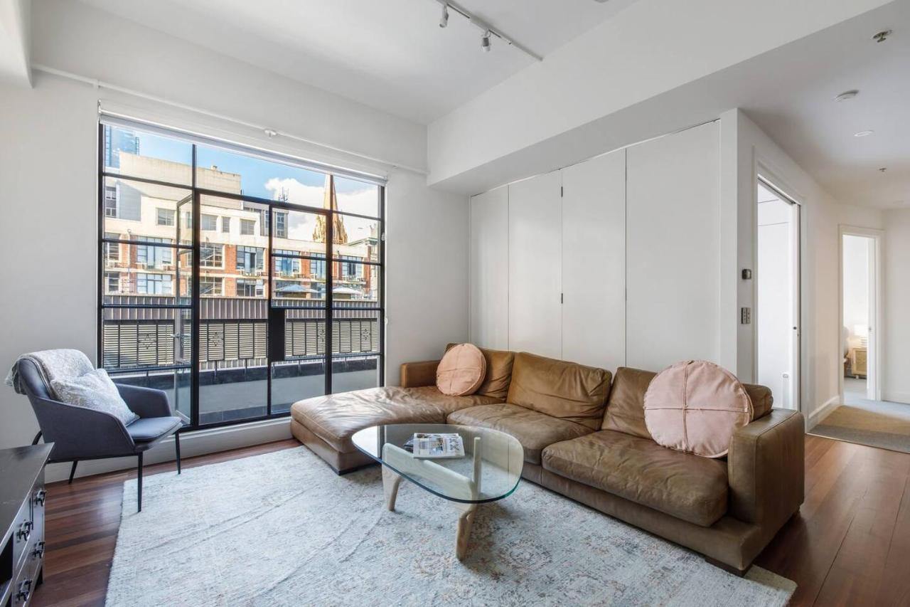 Majorca Classic - Boutique Flinders Lane Balcony Pad * Melbourne