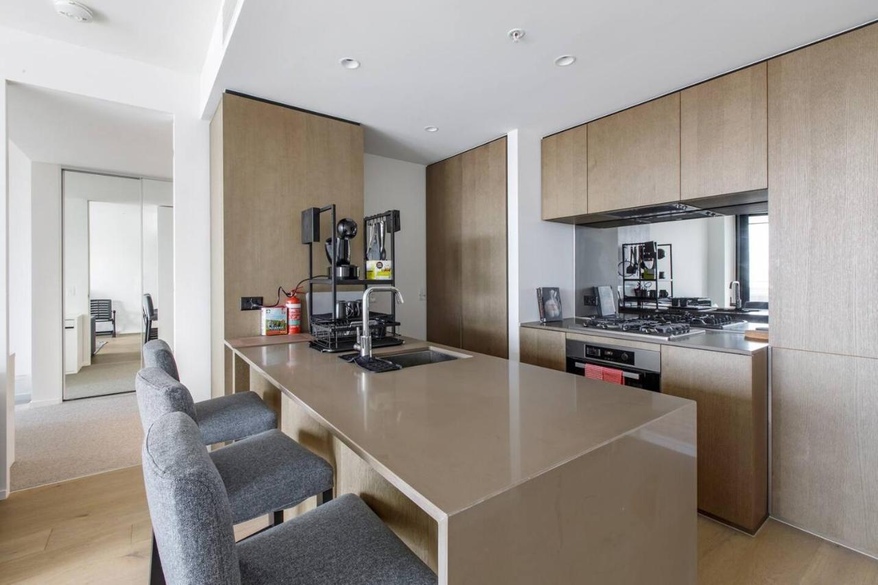Southbank Palms - Balcony Pad * Melbourne