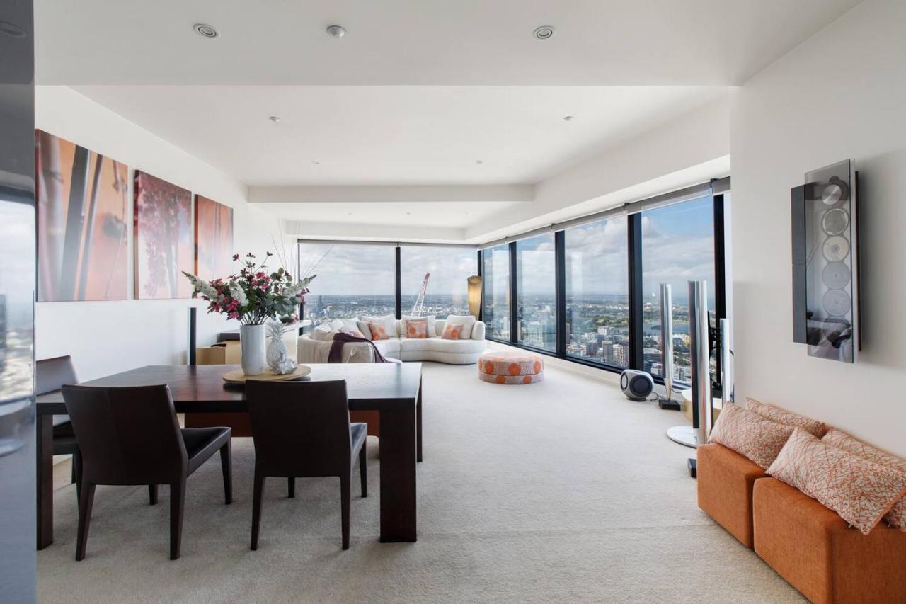 Modern Meets Retro In Penthouse With Soaring Views