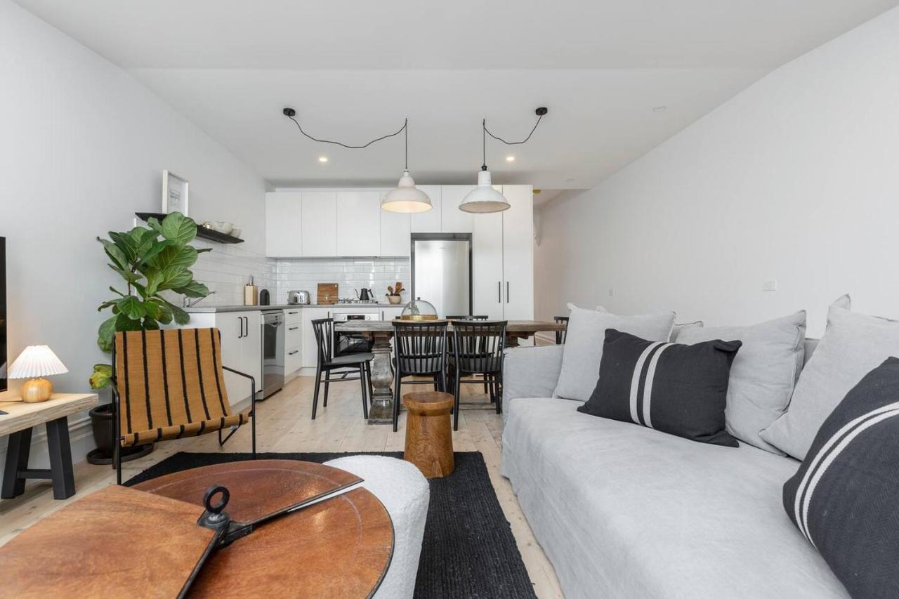 Sun-soaked Luxury Terrace Minutes From The Mcg Melbourne